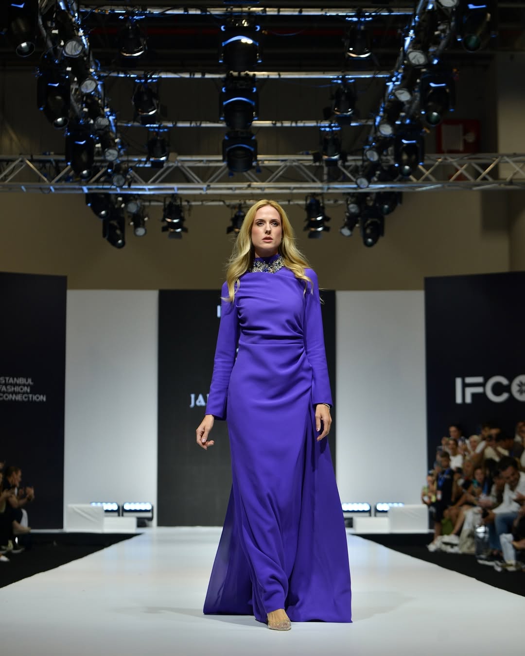 Runway Editorial & High Fashion